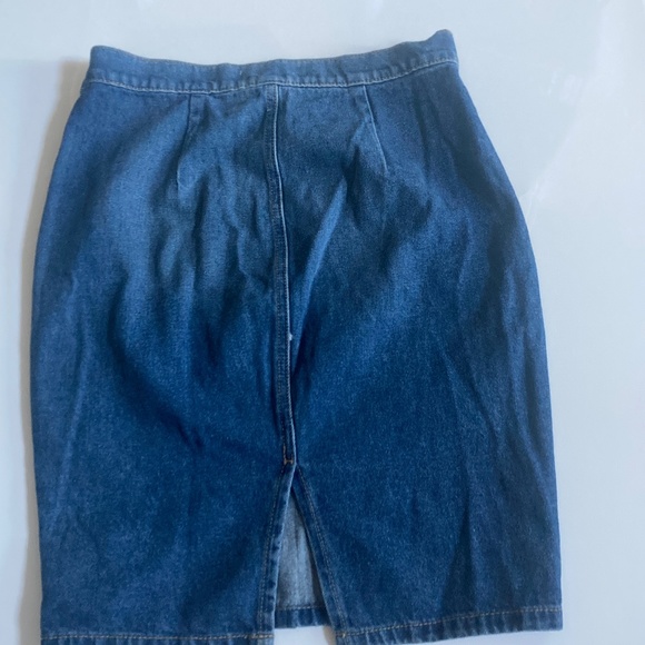 Skirt - Picture 2 of 2